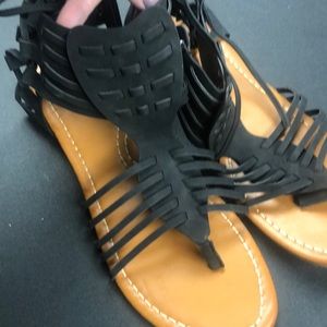 Maurice’s black sandals size 12